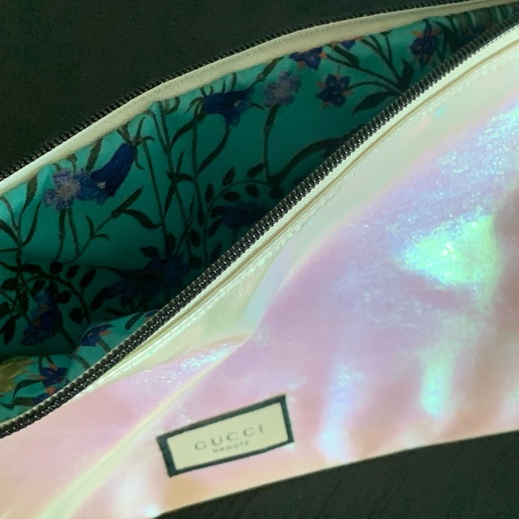 NEW GUCCI BEAUTY IRIDESCENT ZIP POUCH - Picture 4 of 4